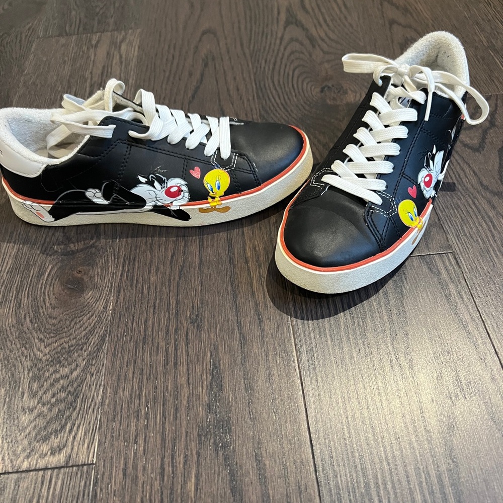Looney tunes sneaker
